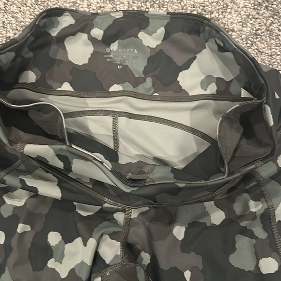 NWT Athleta Petite Lightning Camo 7/8 Tight Sz LP - Picture 4 of 11
